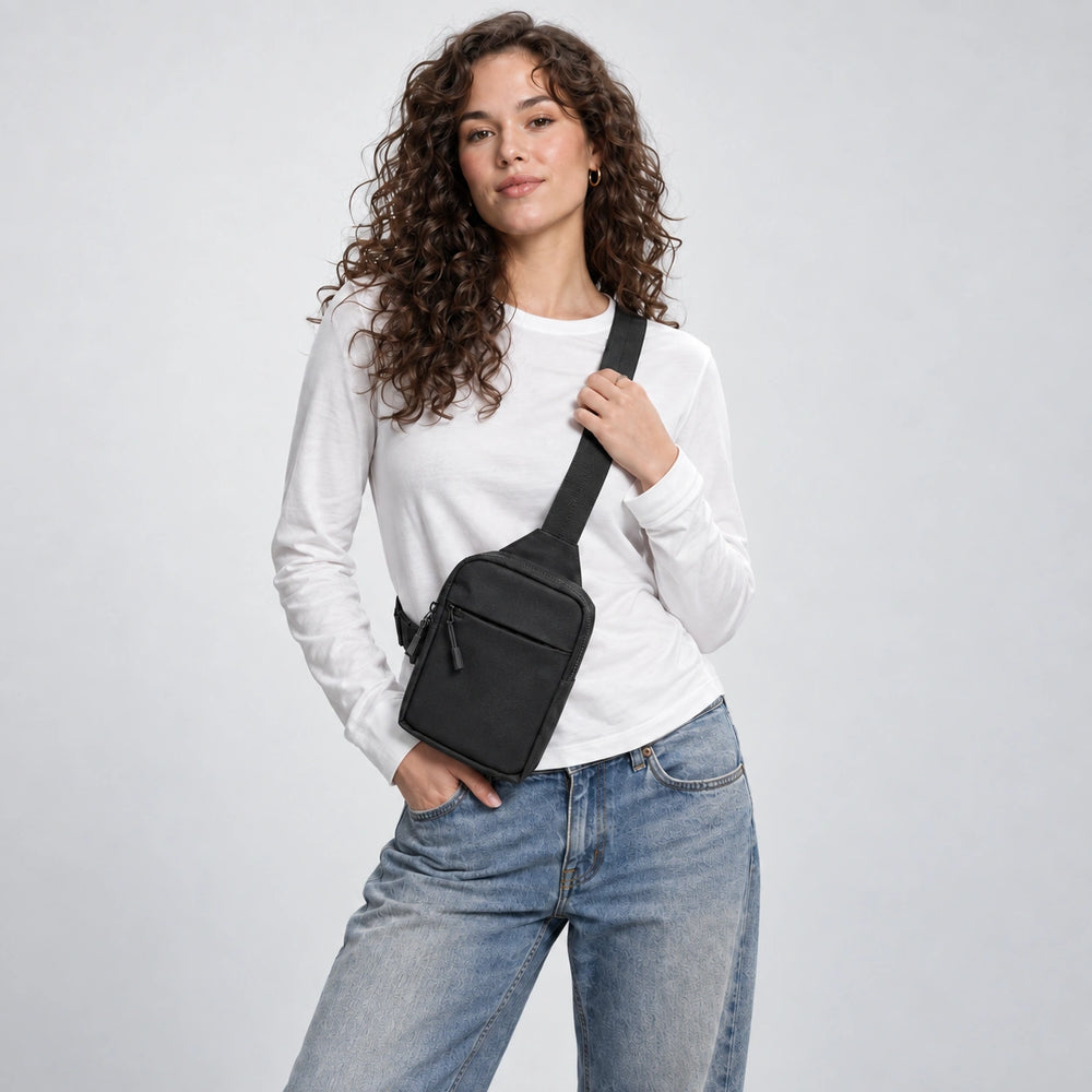 Crossbody Bag 2.0 Black front lifestyle