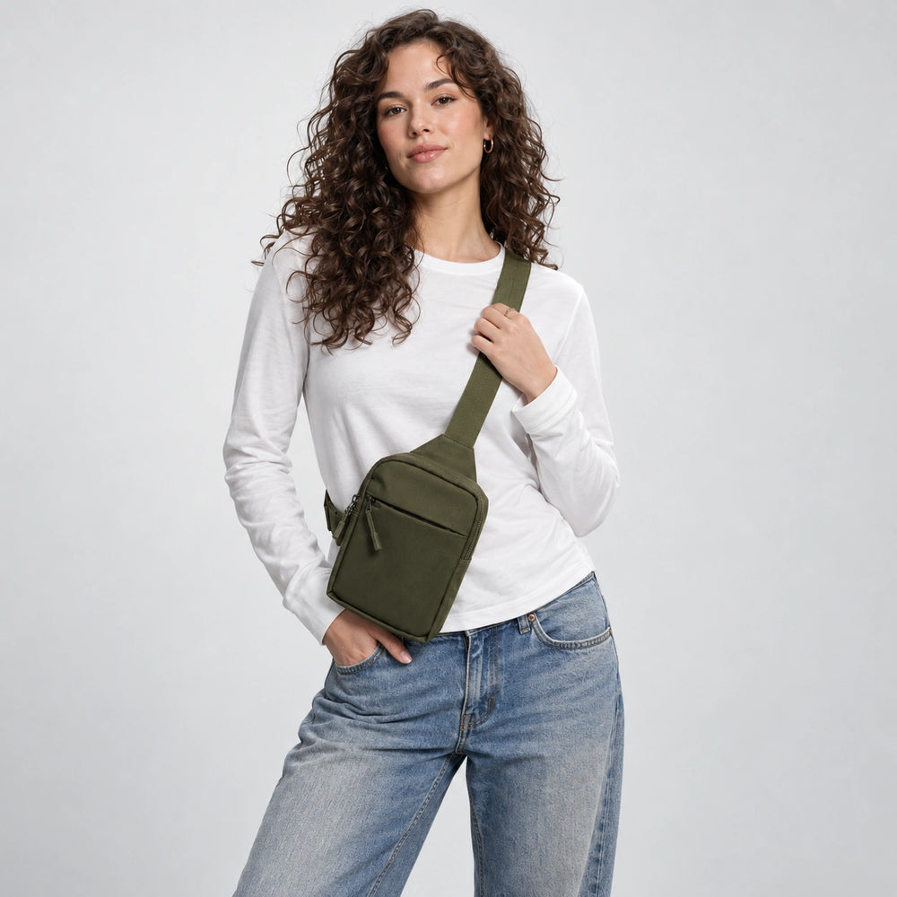 Crossbody Bag 2.0 Olive front lifestyle